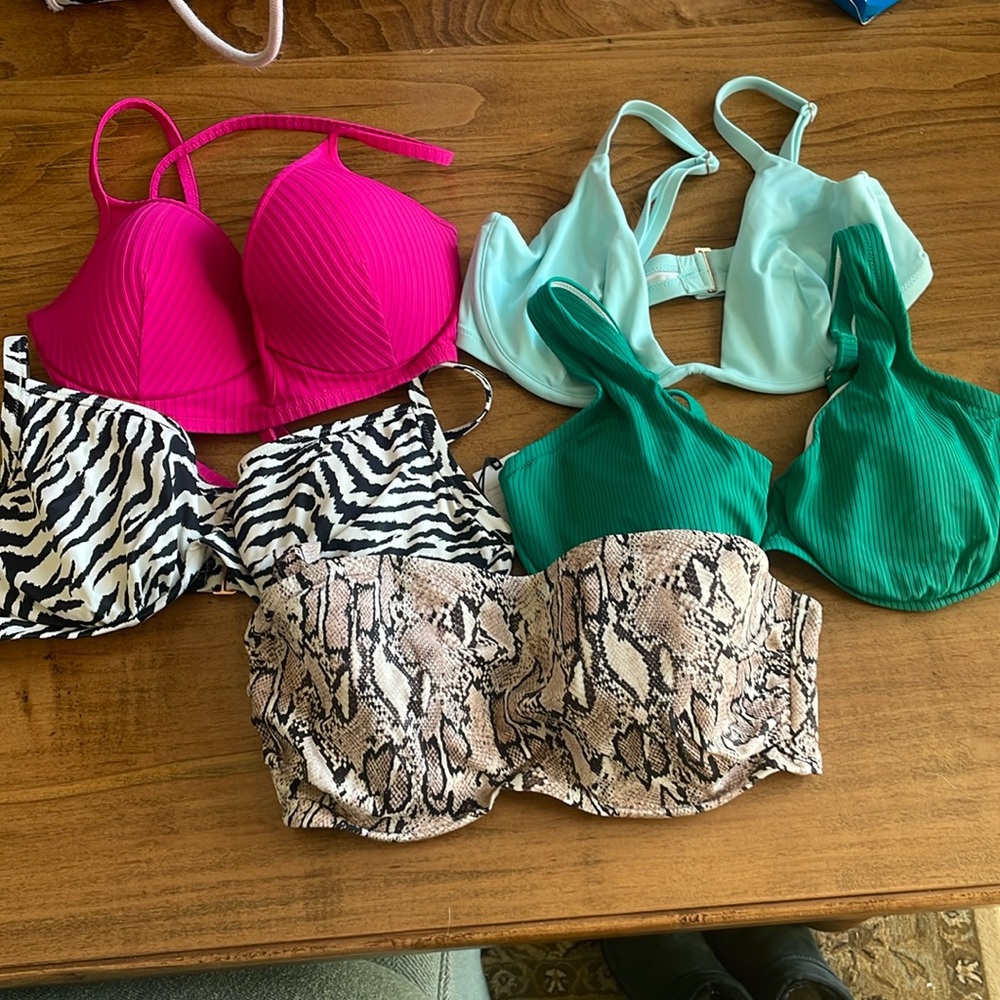 5 bikini tops 38D Shade & Shore